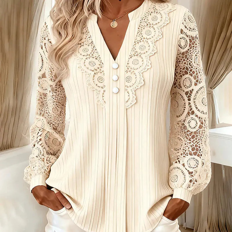 Piper | lace blouse with a V-neck and long sleeves