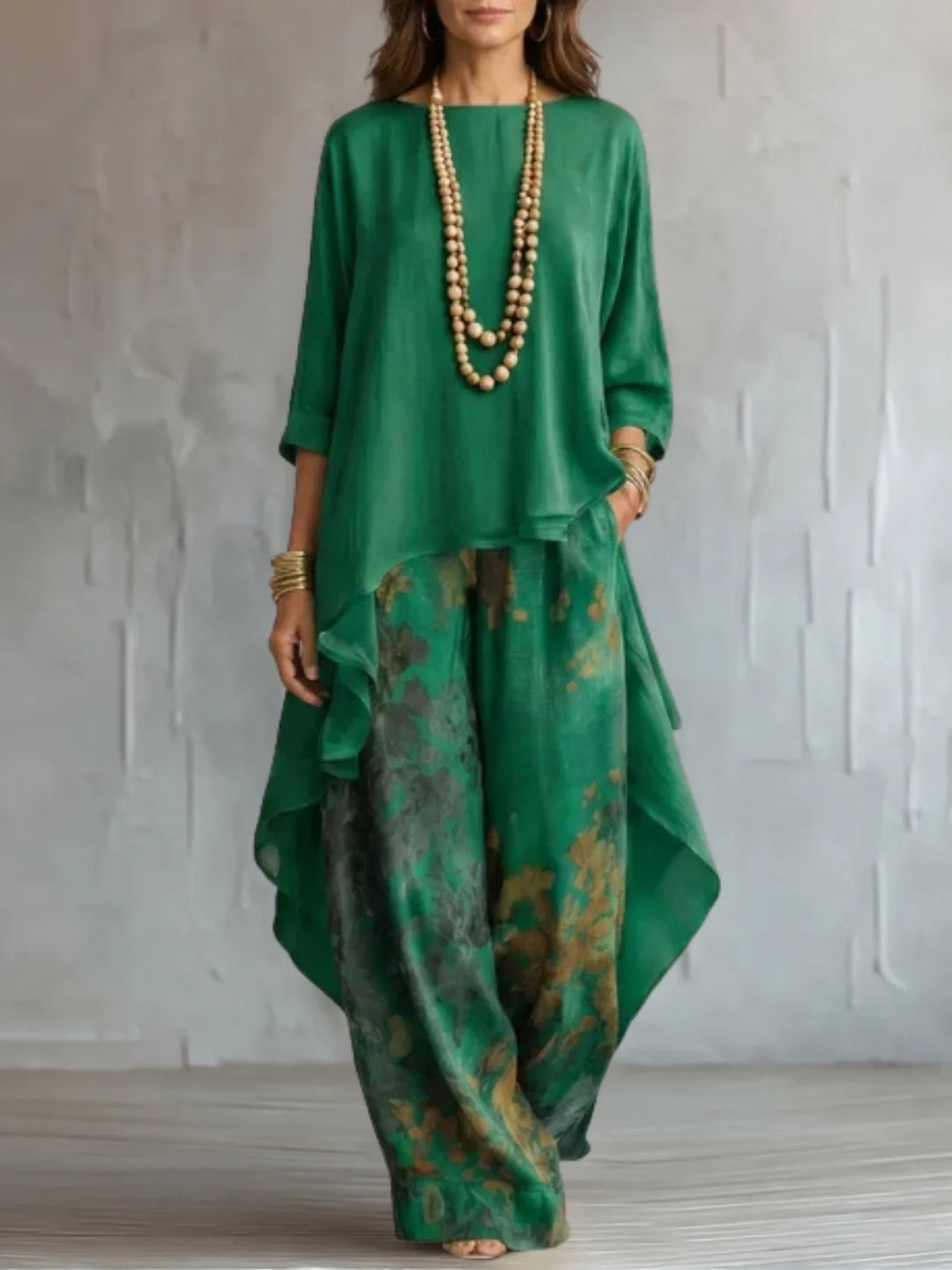 Geneva | Asymmetric Fluid Floral Set