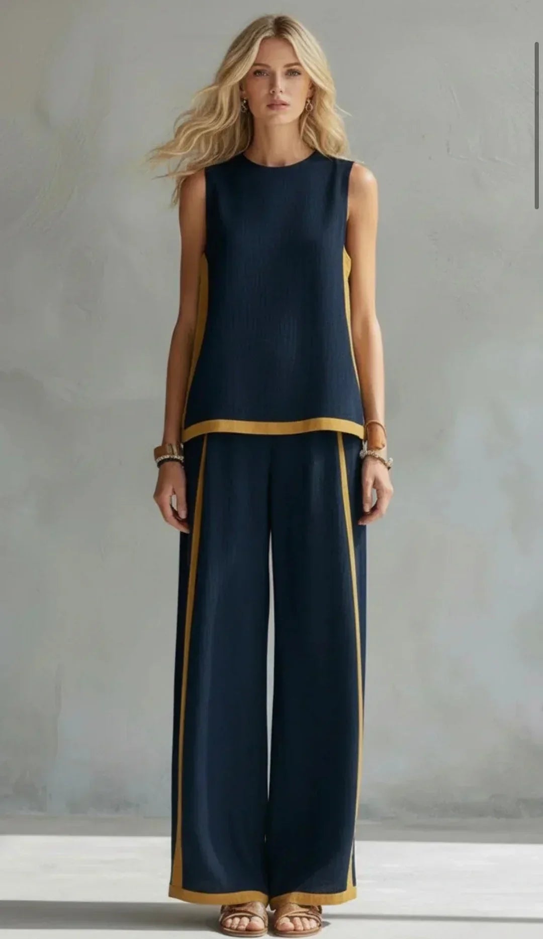 Ursula – Chic-casual vest and trousers set with two-tone finishes