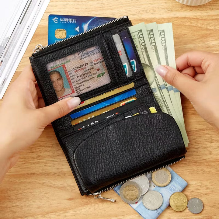 Nina | Pebble Wallet